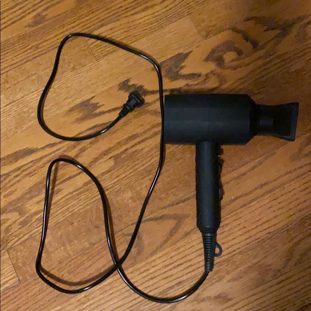 Hair dryer